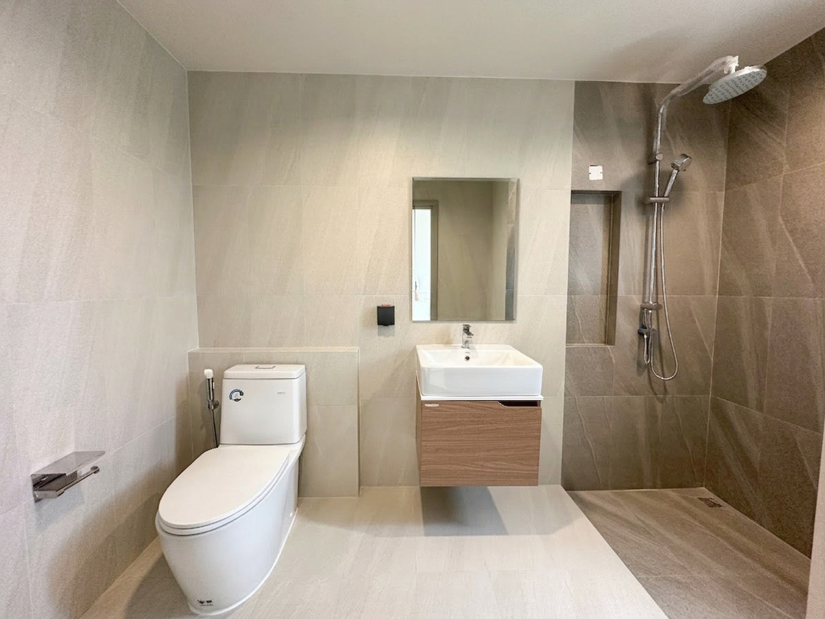 For SaleHome OfficeChaengwatana, Muangthong : Only 3 houses left, for those who decide first!! Bizhaus Chaengwattana, near Central Chaengwattana 300 meters, BTS 500 meters, near Si Rat Expressway. and Udon Ratthaya Expressway