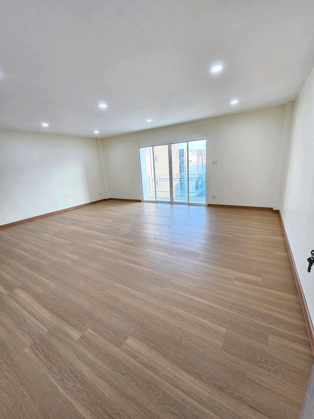 For SaleHome OfficeChokchai 4, Ladprao 71, Ladprao 48, : For sale cheap 🎉 4-story home office, Nakniwat 22, newly decorated, beautiful, ready to move in, 4 bedrooms, 3 bathrooms, 28 sq m, near 7-11 market, very good location ☎️ 094-429-7915 (Ple)