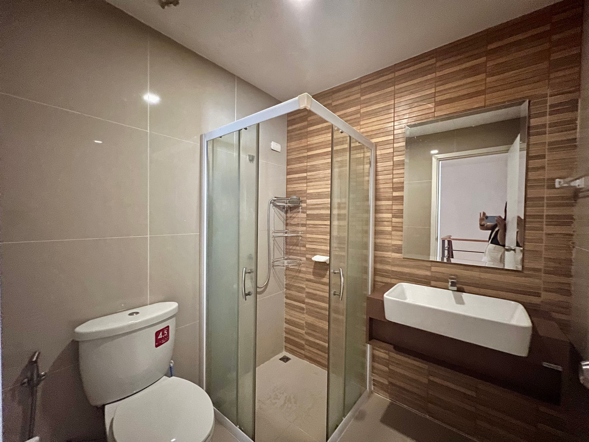 For SaleTownhomePattanakan, Srinakarin : For Sale: 2-Storey Townhome at Pruksa Ville 73 Pattanakarn 38 | Balinese-Modern Design | Near Airport Rail Link Huamak & BTS On Nut