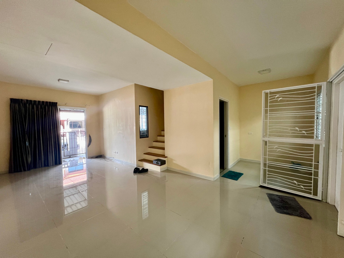 For SaleTownhomePattanakan, Srinakarin : For Sale: 2-Storey Townhome at Pruksa Ville 73 Pattanakarn 38 | Balinese-Modern Design | Near Airport Rail Link Huamak & BTS On Nut
