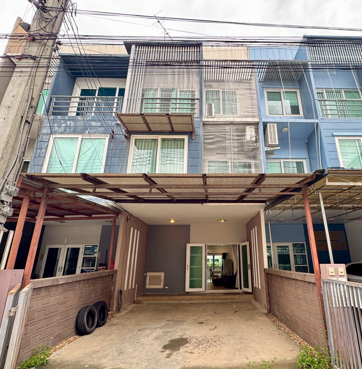 ขายทาวน์โฮมนวมินทร์ รามอินทรา : ขายด่วน  ทาวน์โฮม 3 ชั้น กรีนิช รามอินทรา | พื้นที่ใช้สอย 193 ตรม. 