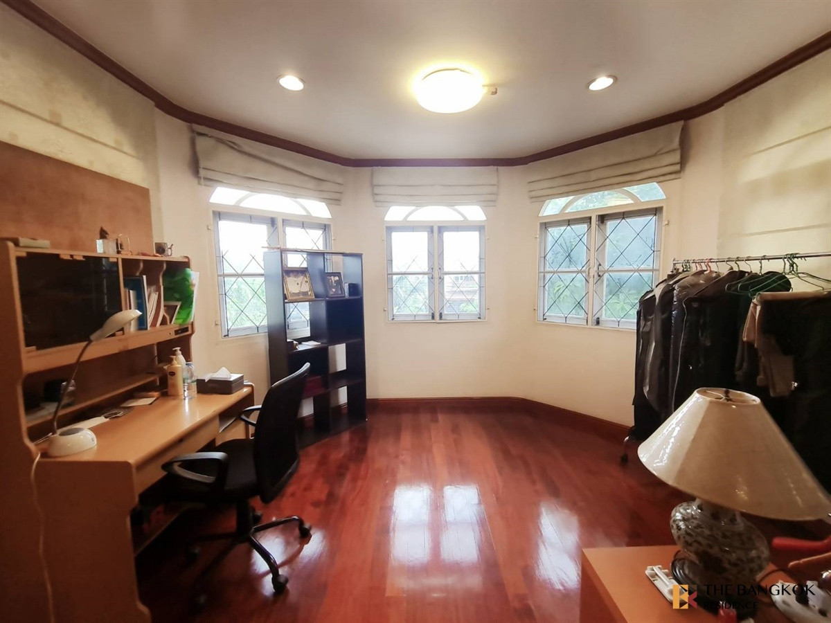 ให้เช่าบ้านเกษตร นวมินทร์ ลาดปลาเค้า : 🎯 ดีลคุ้ม! Chuan Chuen Ladprao 🏡 บ้านเดี่ยวตกแต่งใหม่ พร้อมอยู่ เฟอร์ครบ