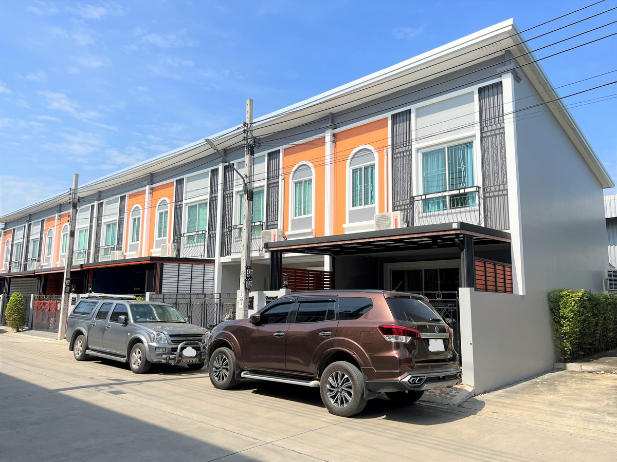 For RentTownhomeLadkrabang, Suwannaphum Airport : Townhome for rent near Krungthep Kreetha Road, New Road, Airport Link, Lat Krabang, Suvarnabhumi Airport.