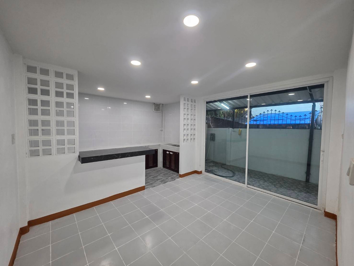 ให้เช่าทาวน์โฮมวิภาวดี ดอนเมือง หลักสี่ : ให้เช่าทาวน์เฮ้าส์ ใกล้ สนามบินดอนเมือง เพียง 3 นาที