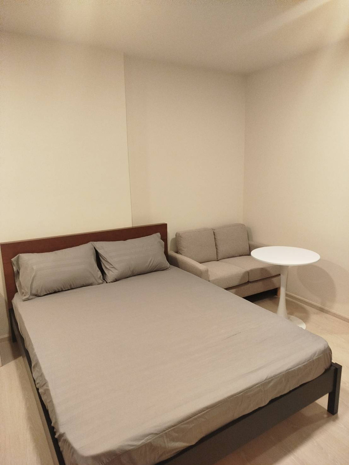 For RentCondoWongwianyai, Charoennakor : OMG3160  [ FLO by Sansiri ]  Fully furnished Studio unit -near ICON SIAM - for RENT 23-Mar-26