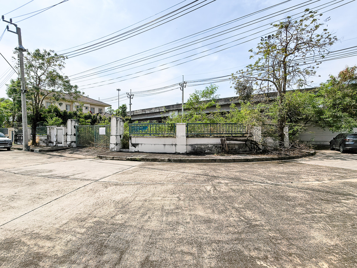 ขายที่ดินพัฒนาการ ศรีนครินทร์ : ที่ดินเปล่า ใน ม.บ้านนันทวัน ศรีนครินทร์