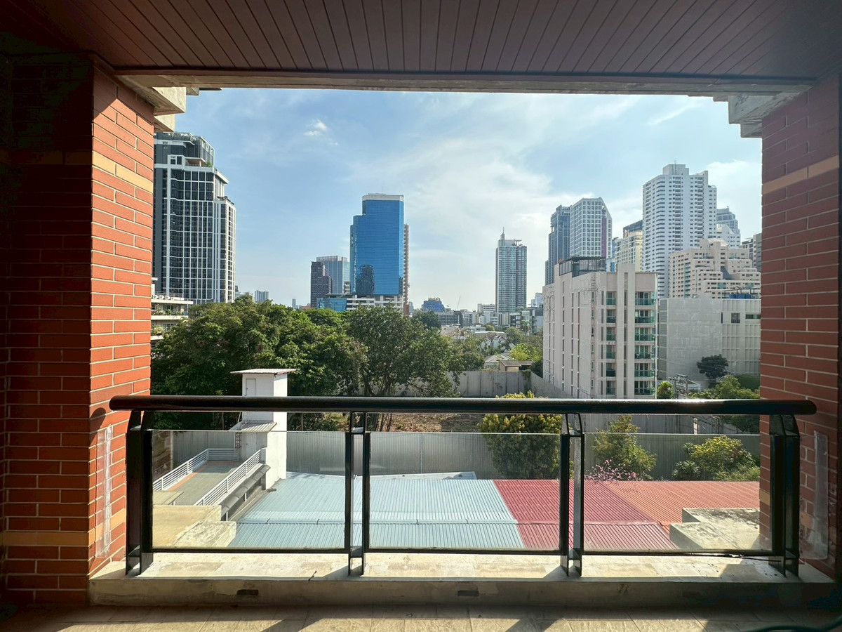 For RentCondoOnnut, Udomsuk : Condo for rent, Baan Ananda, Sukhumvit-Ekkamai area, 2 bedrooms, 152 sq m, near BTS Ekkamai-Thonglor.
