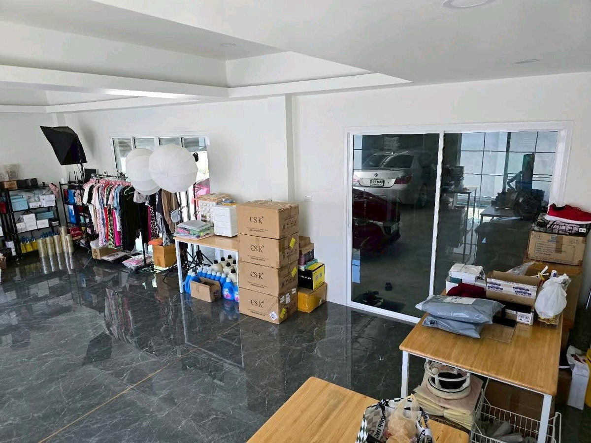 For RentWarehousePhutthamonthon, Salaya : 🏭Warehouse for rent with 2-story office + residence | Line 2 Bangkok | 405 sq m | 3-phase power | Electric door