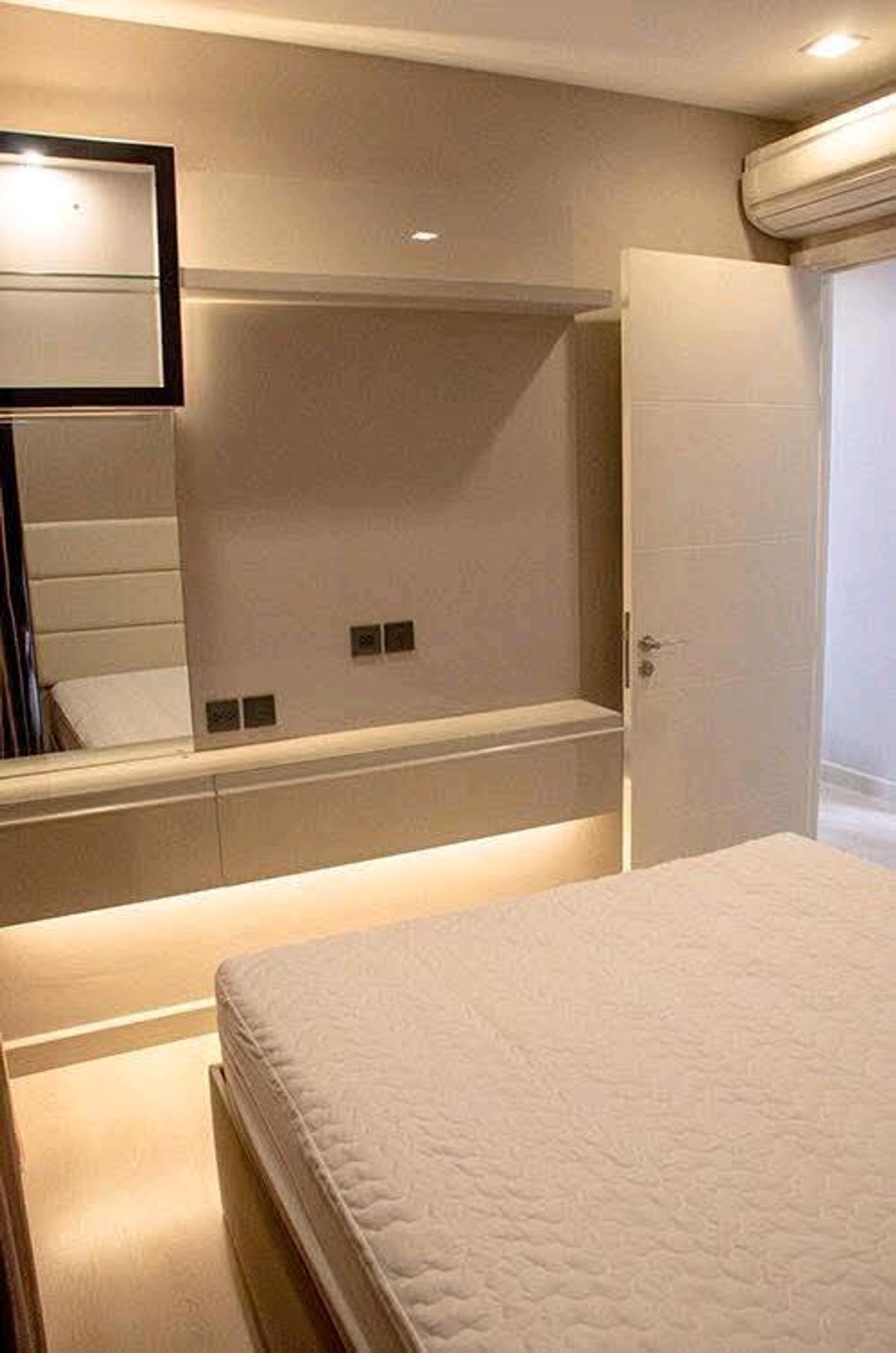 ให้เช่าคอนโดสะพานควาย จตุจักร : ว่างแล้ว 📌The Signature by Urbano
(เดอะ ซิกเนเจอร์ บาย เออบาโน่)
ชั้น 21 ขนาด 56 ตร.ม. ห้องมุม
ทิศเหนือและตะวันออก ติด บีทีเอส สะพานควาย   