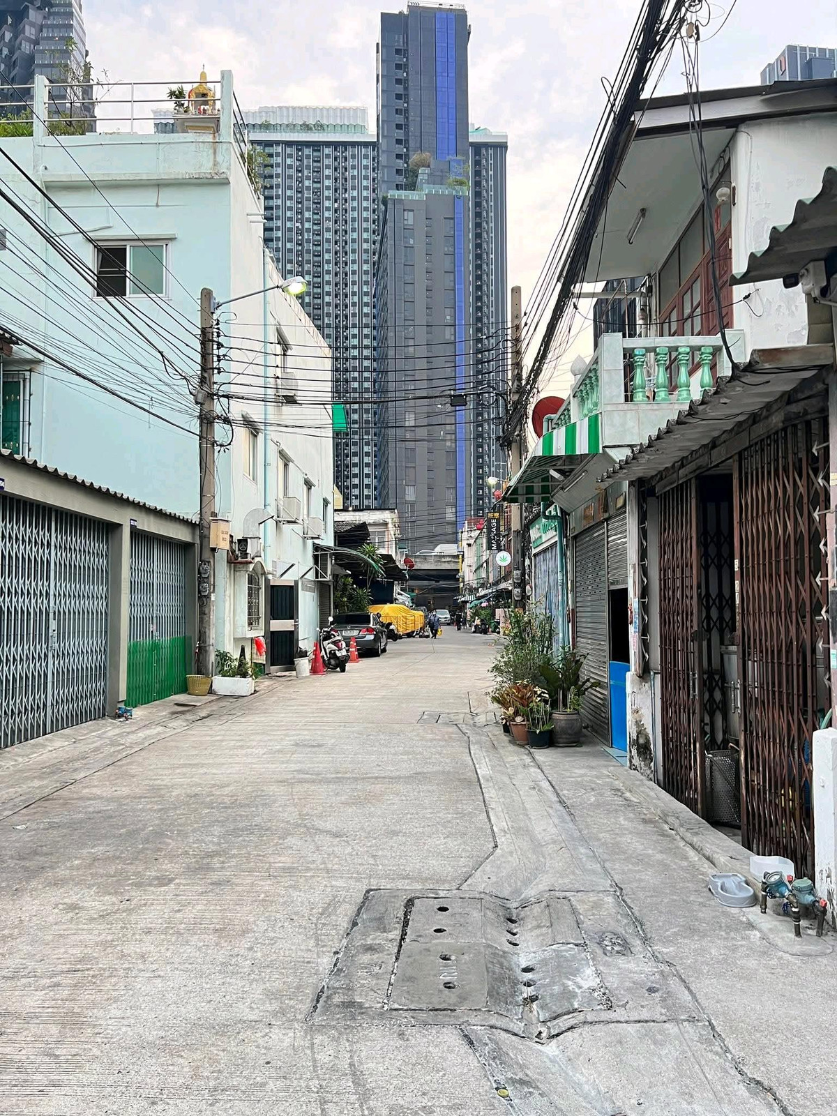 ให้เช่าทาวน์โฮมพระราม 9 เพชรบุรีตัดใหม่ RCA : ให้เช่าโฮมออฟฟิศทำเลทอง อโศก–ดินแดงโลเคชั่น : หลังห้าง Fortune Town จดทะเบียนบริษัทได้