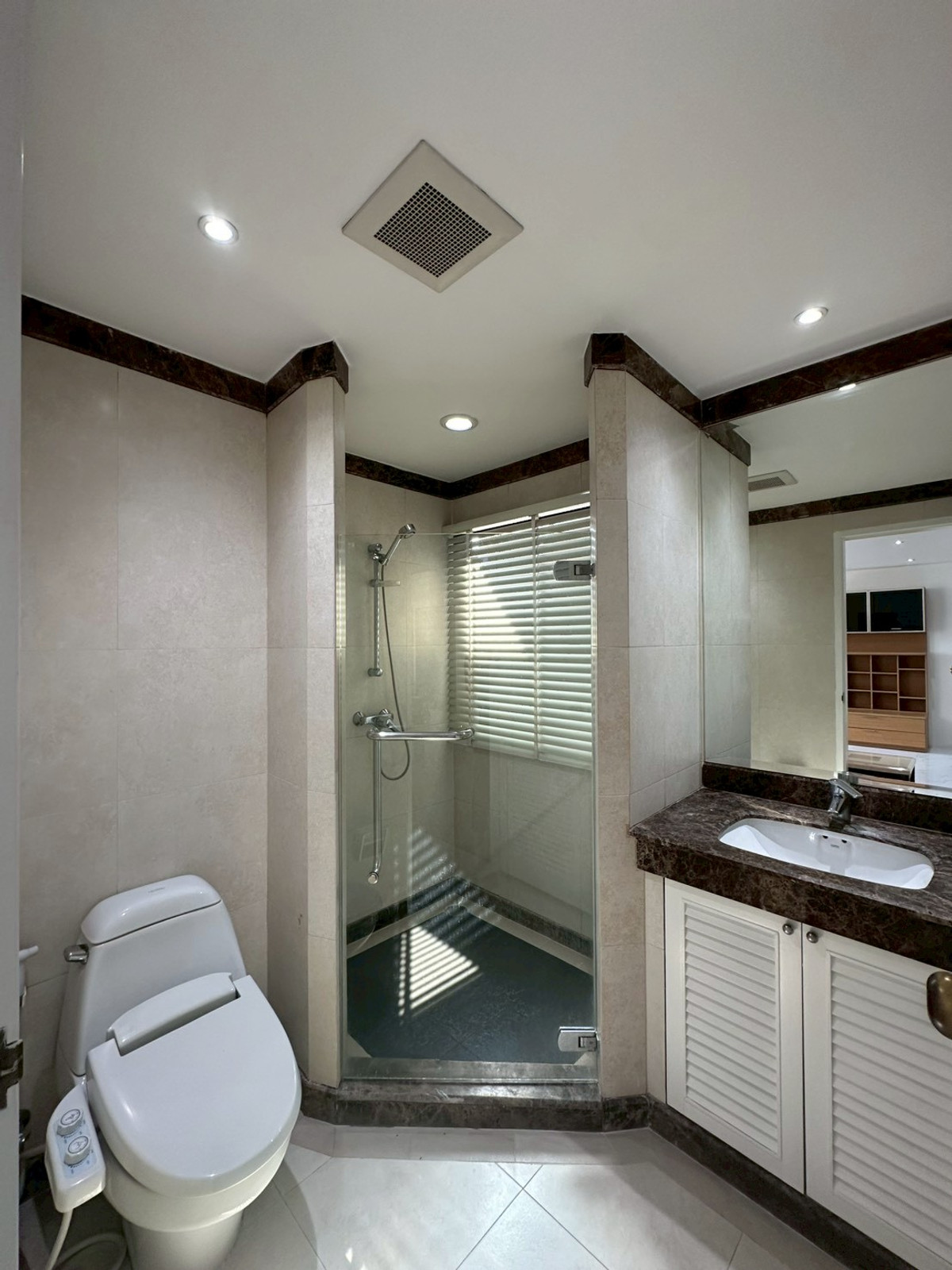 For RentCondoOnnut, Udomsuk : Condo for rent, Baan Ananda, Sukhumvit-Ekkamai area, 2 bedrooms, 152 sq m, near BTS Ekkamai-Thonglor.