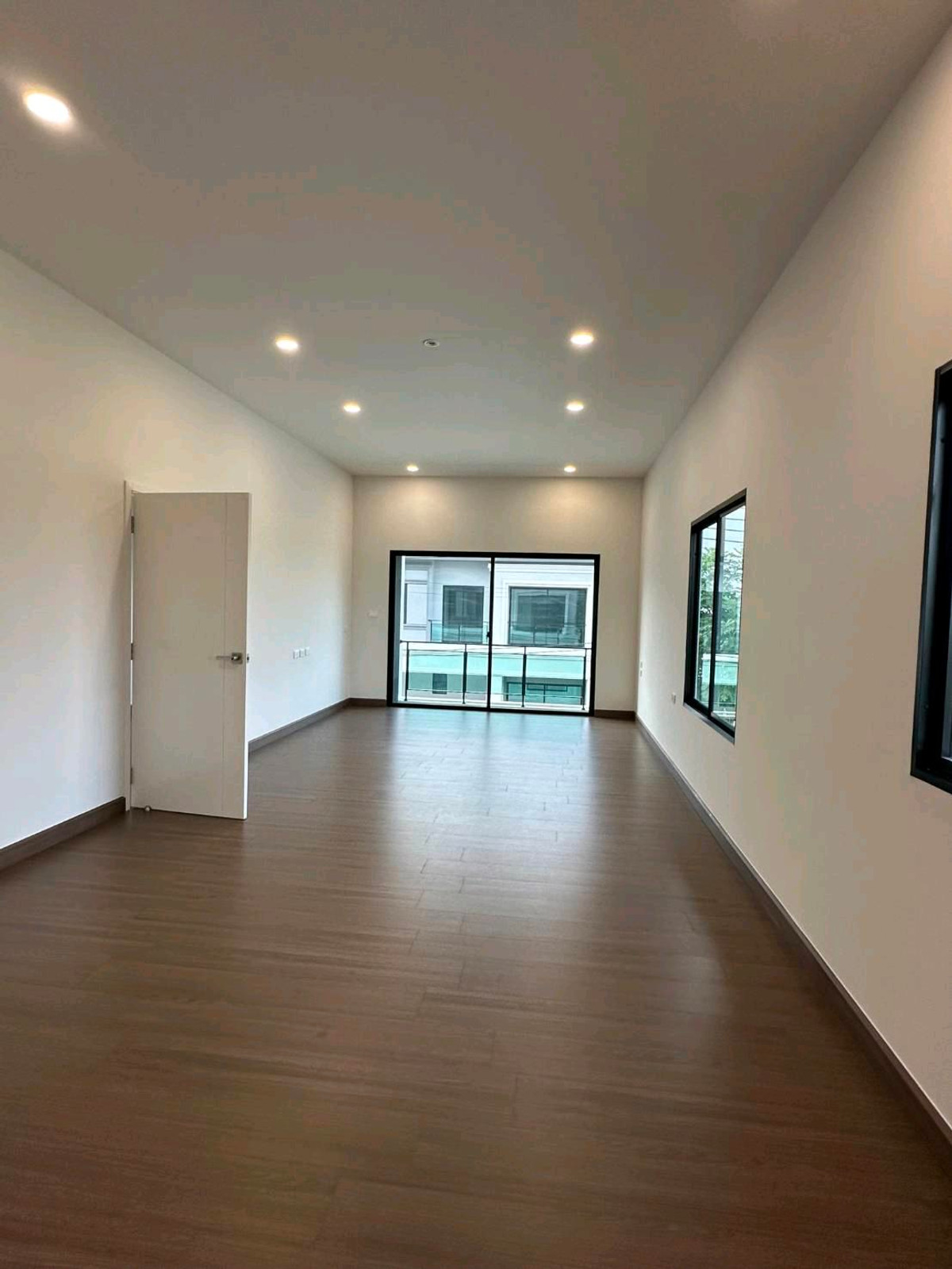 For SaleHouseBangna, Bearing, Lasalle : Single house for sale, corner plot, Soi Sriwaree, Long Yai, good price.