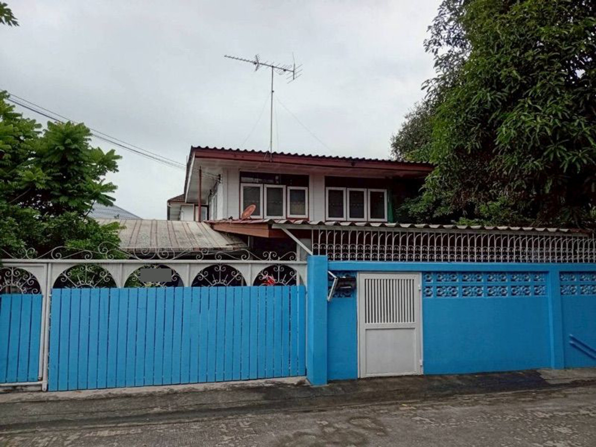 For SaleHouseLadprao101, Happy Land, The Mall Bang Kapi : Corner house 107 sq m, 3 bedrooms, 3 bathrooms, 2-story detached house, Nawamin 70, Bang Kapi.