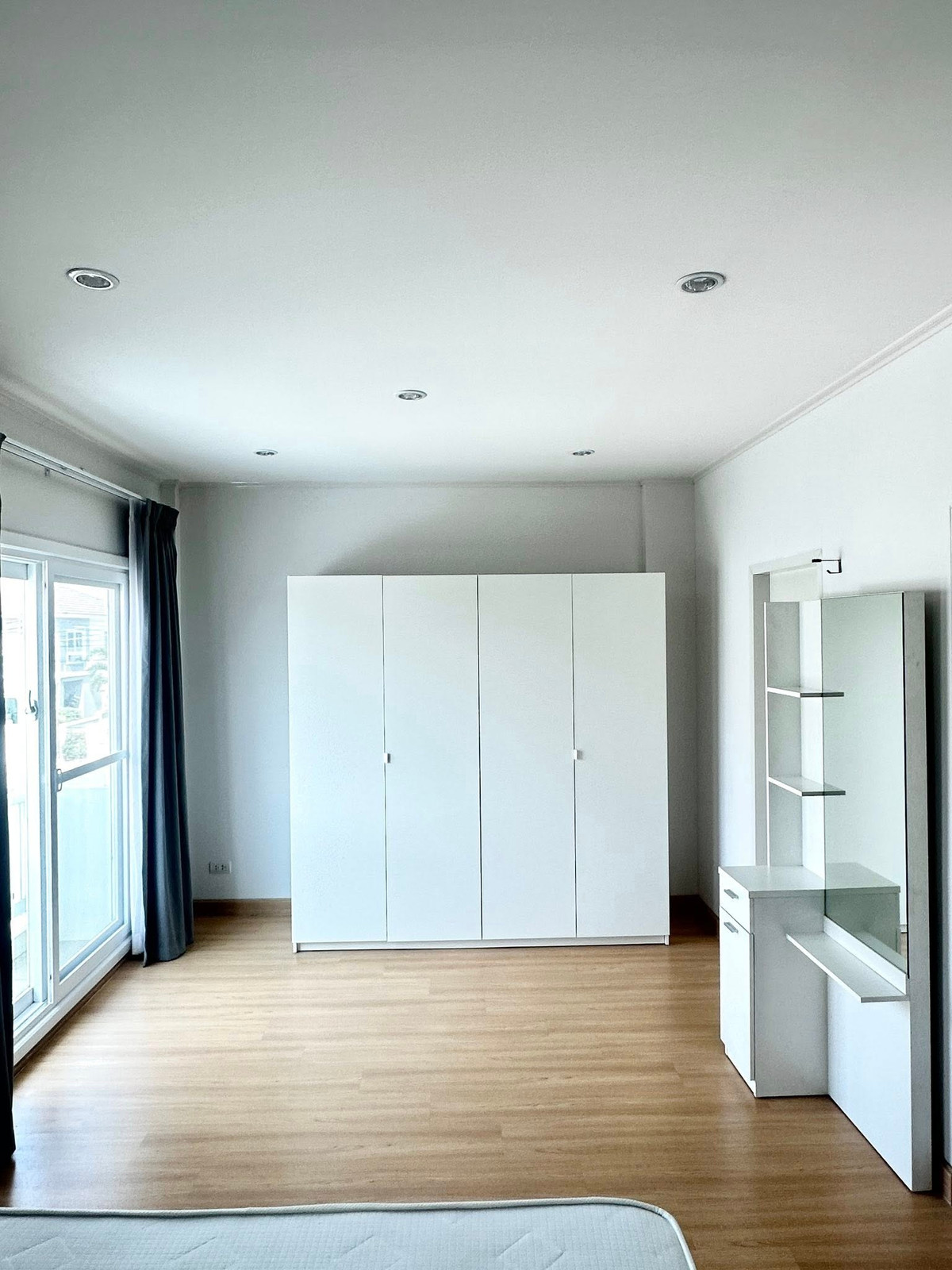 For SaleHouseLadkrabang, Suwannaphum Airport : 38.8 sq m, 3 bedrooms, 2 bathrooms, 2-story semi-detached house, Supalai Pride Bangna, Lat Krabang.