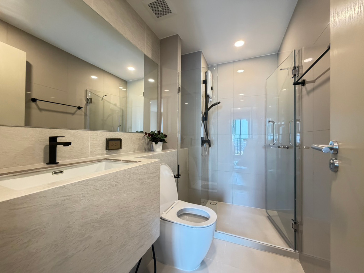 For RentCondoPinklao, Charansanitwong : New Condo for Rent | Triple Station Access 🚆 1BR 28 Sq.m. | Only 13,000 THB/Month