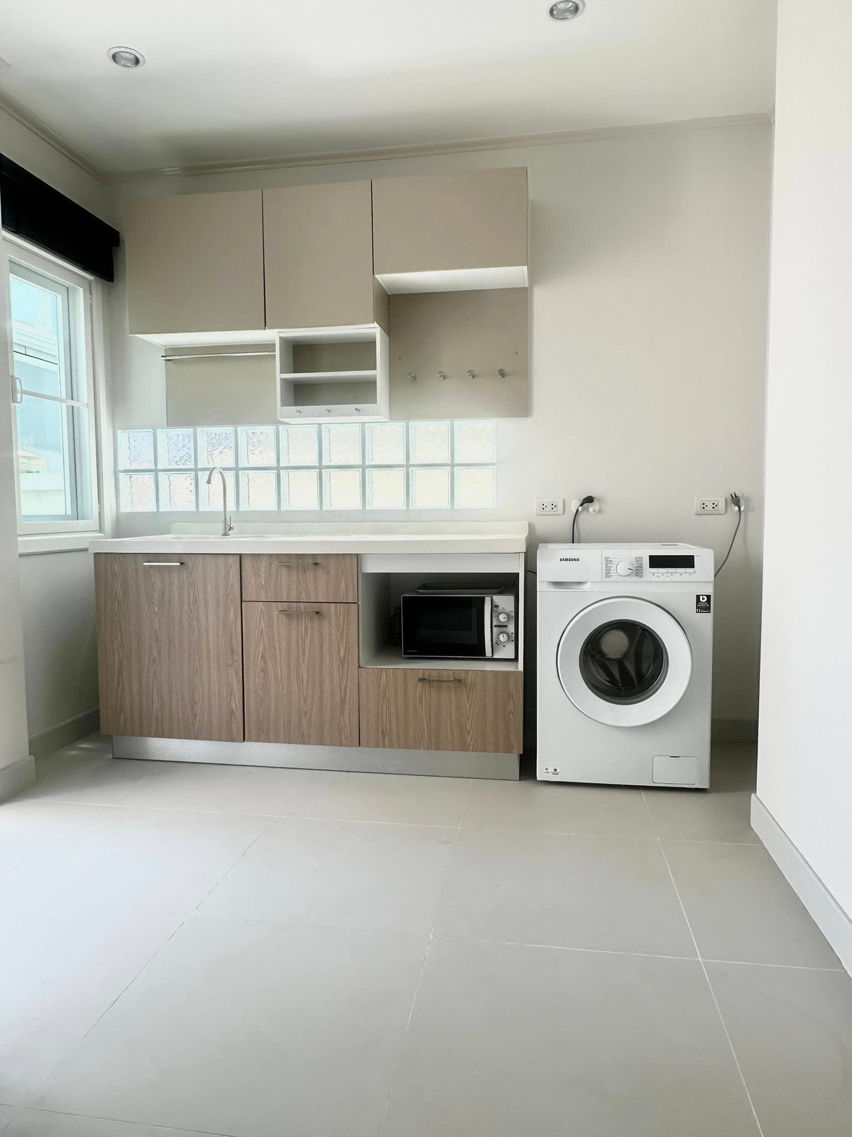 For SaleHouseLadkrabang, Suwannaphum Airport : 38.8 sq m, 3 bedrooms, 2 bathrooms, 2-story semi-detached house, Supalai Pride Bangna, Lat Krabang.