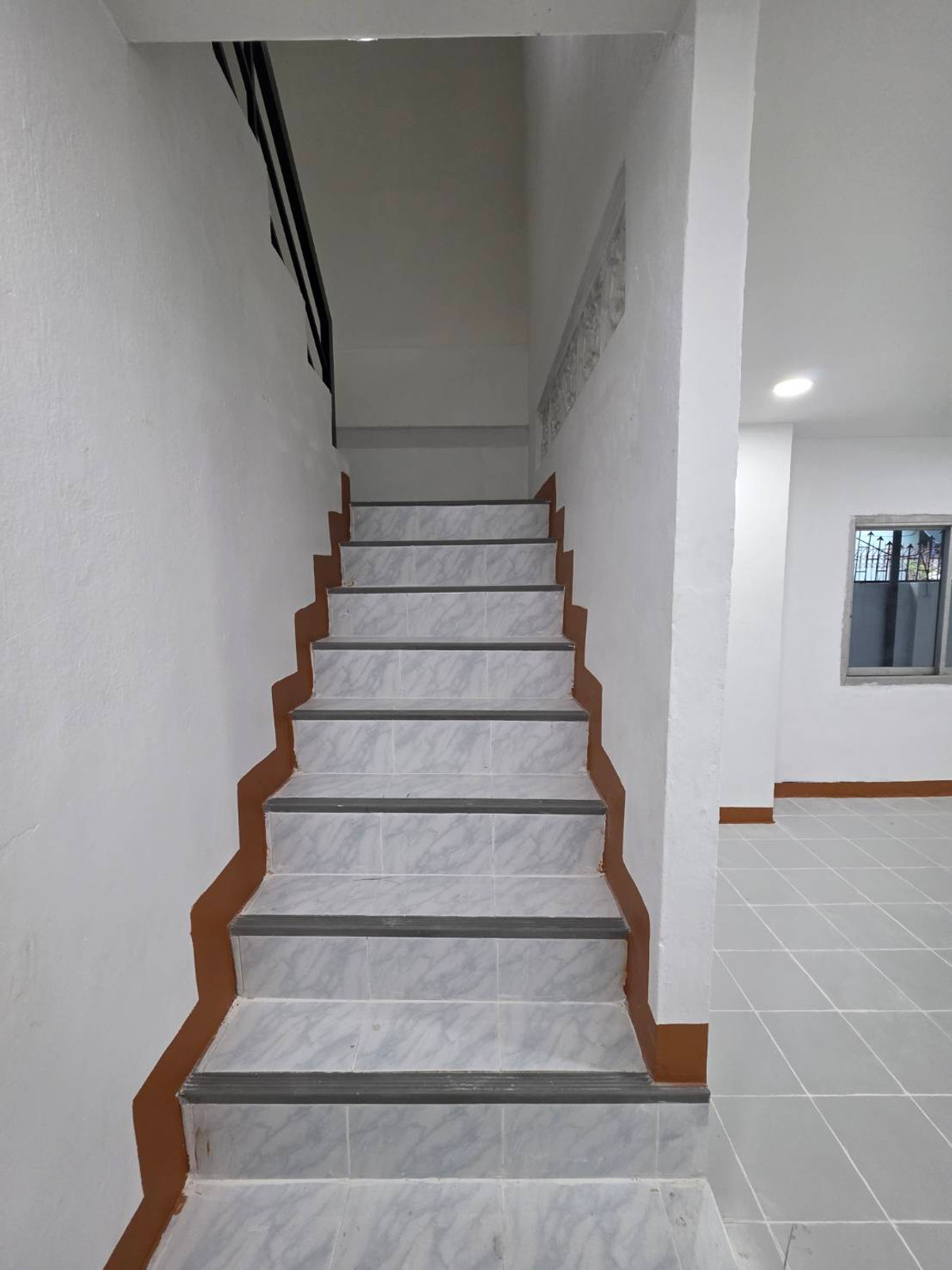 ให้เช่าทาวน์โฮมวิภาวดี ดอนเมือง หลักสี่ : ให้เช่าทาวน์เฮ้าส์ ใกล้ สนามบินดอนเมือง เพียง 3 นาที