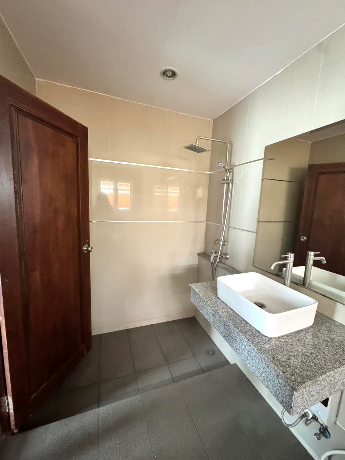 ให้เช่าทาวน์โฮมสุขุมวิท อโศก ทองหล่อ : Townhome Pridi 31 near Ekkamai: 27sqwah 178sqm. 75,000/mth. Am: 0656199198