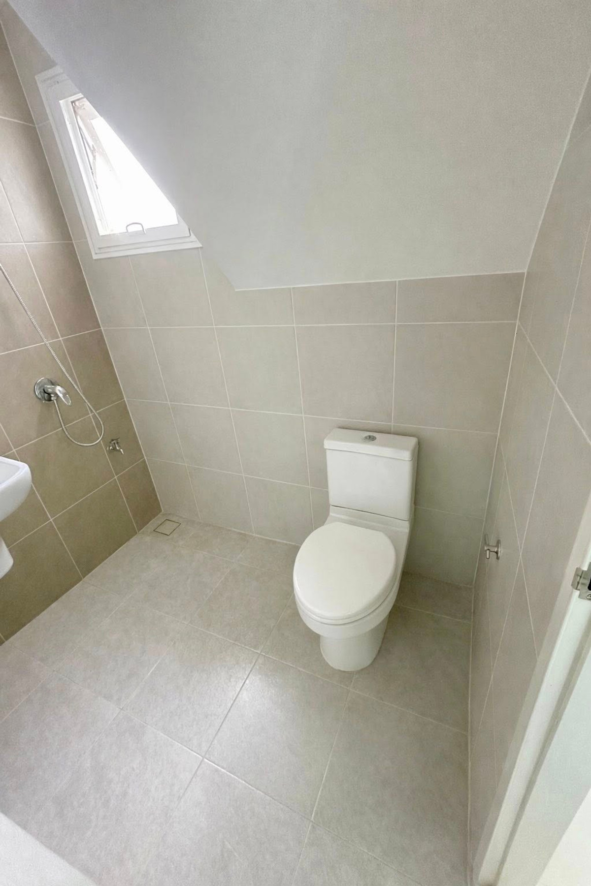 For SaleHouseLadkrabang, Suwannaphum Airport : 38.8 sq m, 3 bedrooms, 2 bathrooms, 2-story semi-detached house, Supalai Pride Bangna, Lat Krabang.