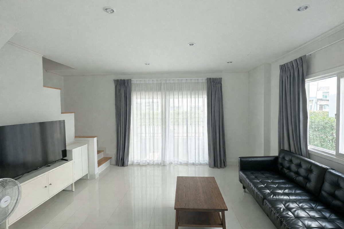 For SaleHouseLadkrabang, Suwannaphum Airport : 38.8 sq m, 3 bedrooms, 2 bathrooms, 2-story semi-detached house, Supalai Pride Bangna, Lat Krabang.