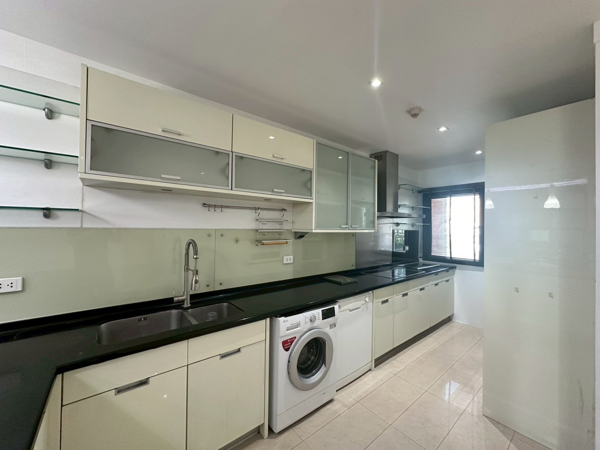 For RentCondoOnnut, Udomsuk : Condo for rent, Baan Ananda, Sukhumvit-Ekkamai area, 2 bedrooms, 152 sq m, near BTS Ekkamai-Thonglor.