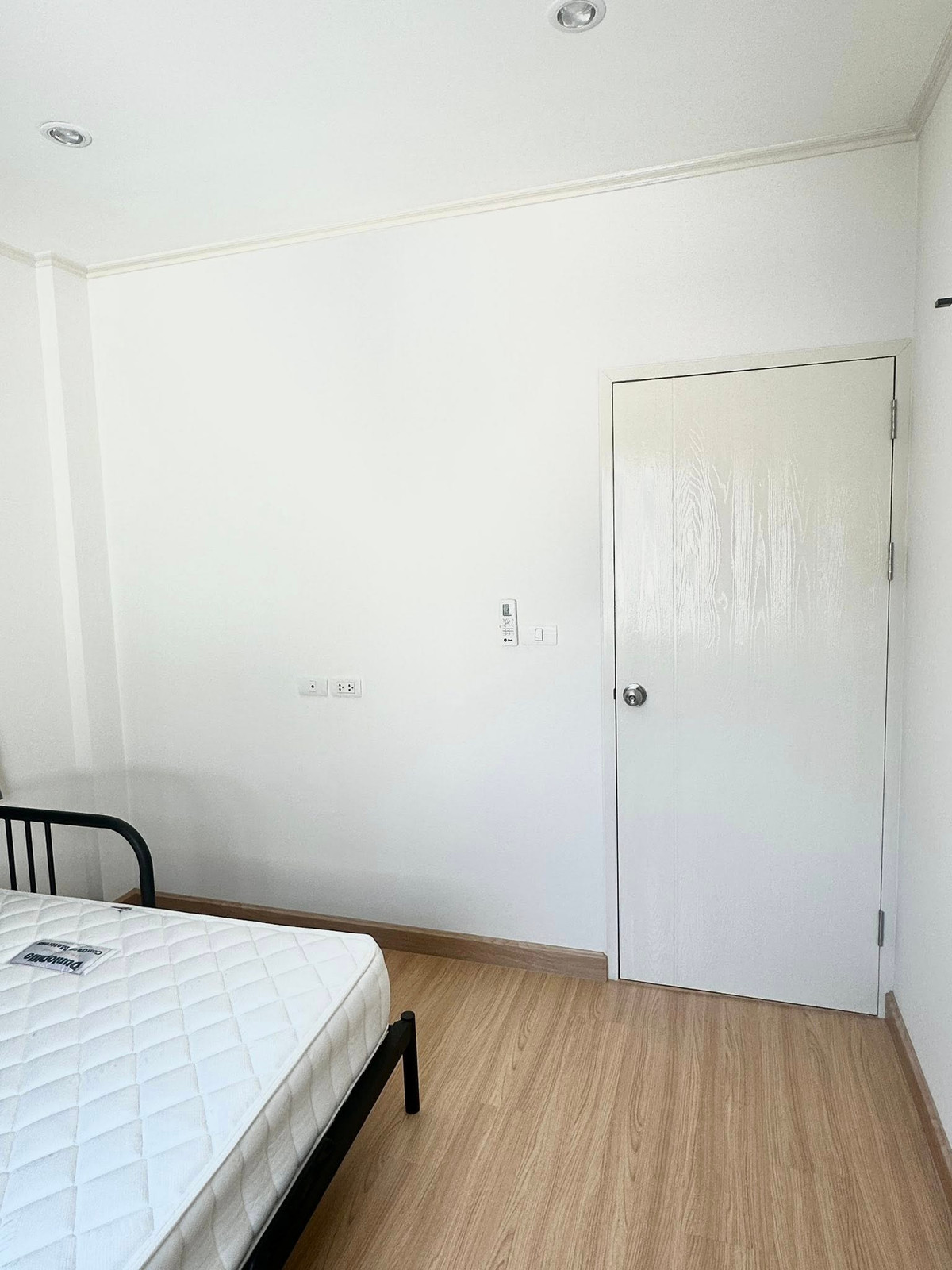 For SaleHouseLadkrabang, Suwannaphum Airport : 38.8 sq m, 3 bedrooms, 2 bathrooms, 2-story semi-detached house, Supalai Pride Bangna, Lat Krabang.