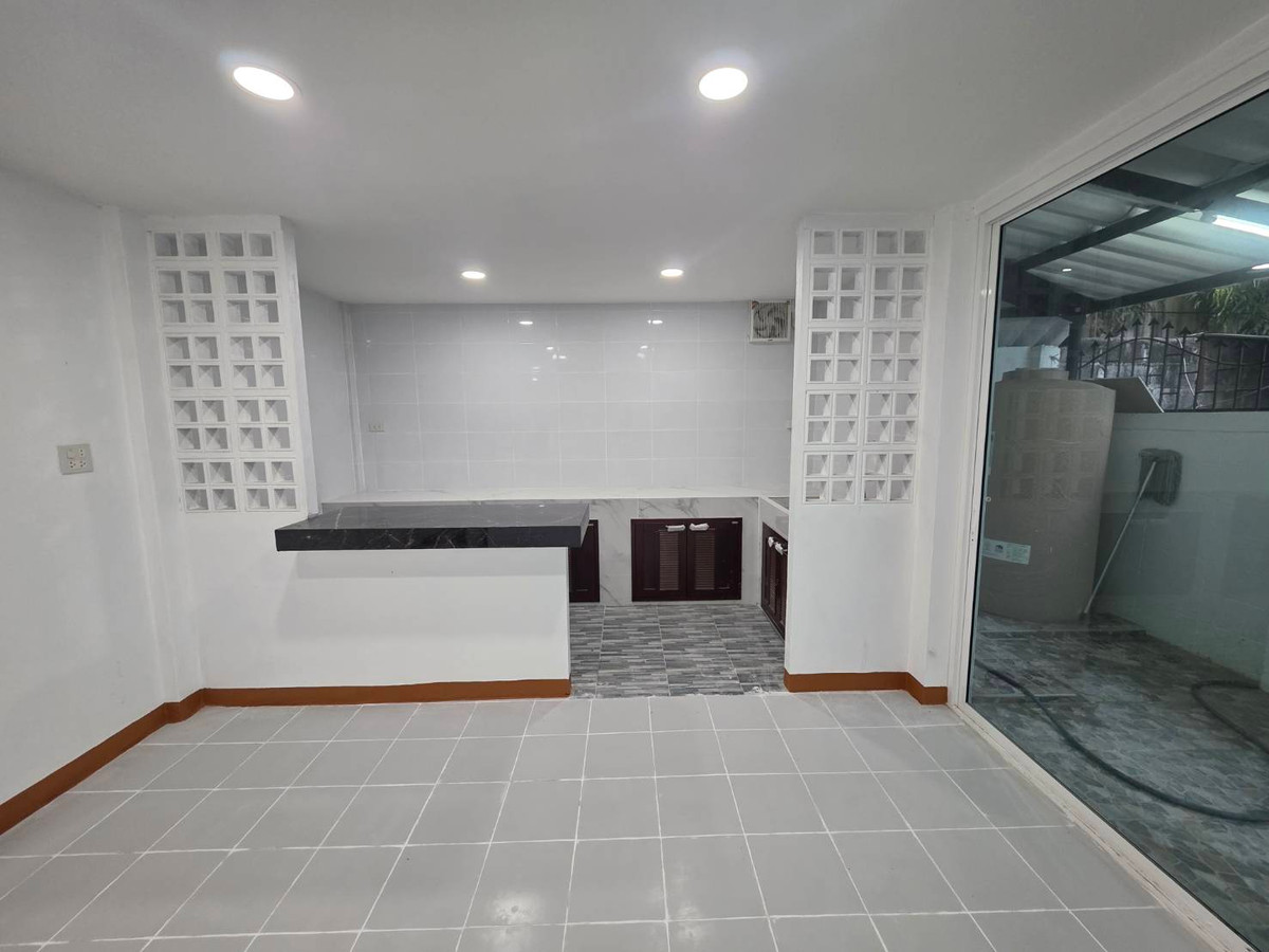 ให้เช่าทาวน์โฮมวิภาวดี ดอนเมือง หลักสี่ : ให้เช่าทาวน์เฮ้าส์ ใกล้ สนามบินดอนเมือง เพียง 3 นาที