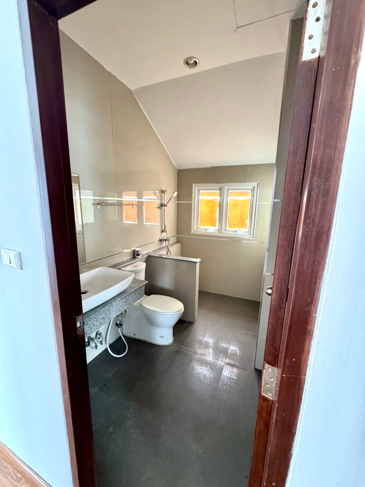 ให้เช่าทาวน์โฮมสุขุมวิท อโศก ทองหล่อ : Townhome Pridi 31 near Ekkamai: 27sqwah 178sqm. 75,000/mth. Am: 0656199198