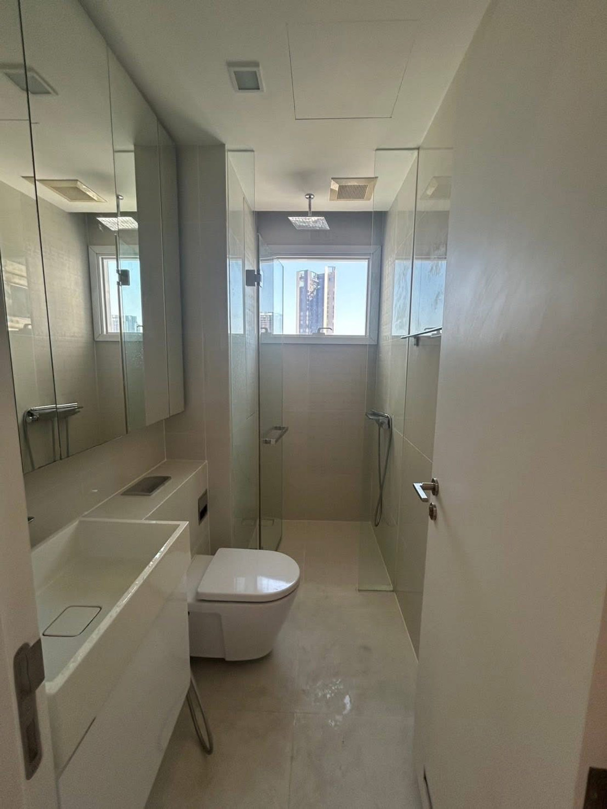 ให้เช่าคอนโดลาดพร้าว เซ็นทรัลลาดพร้าว : ให้เช่า 🔥 The Saint Residences 🔥 ใกล้ MRT พหลโยธิน เฟอร์นิเจอร์ และ เครื่องใช้ไฟฟ้าครบ 