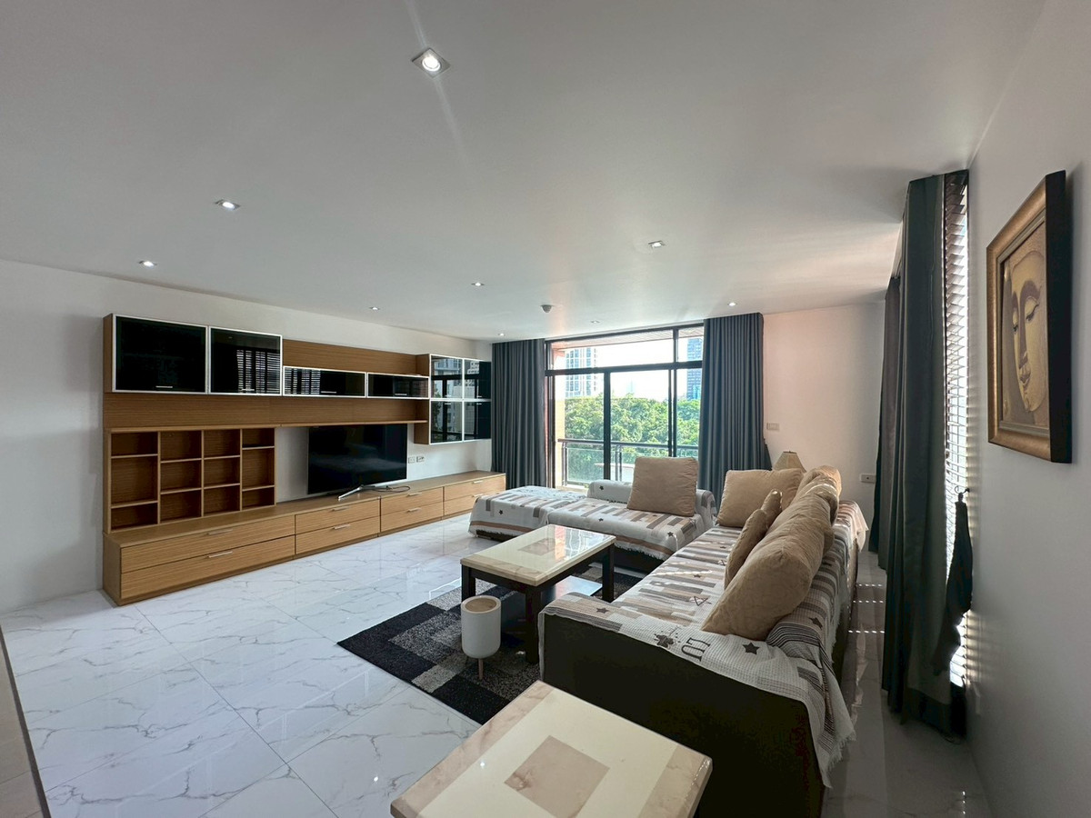 For RentCondoOnnut, Udomsuk : Condo for rent, Baan Ananda, Sukhumvit-Ekkamai area, 2 bedrooms, 152 sq m, near BTS Ekkamai-Thonglor.