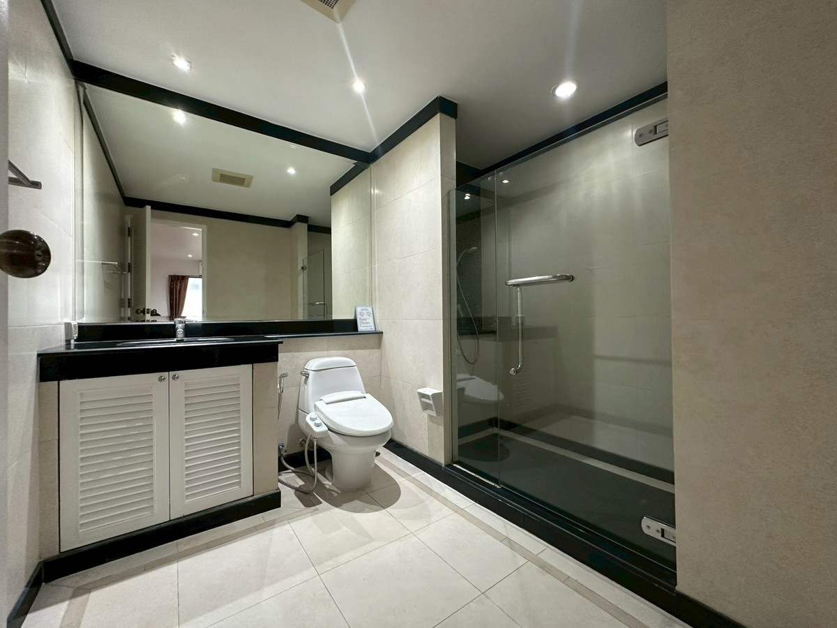 For RentCondoOnnut, Udomsuk : Condo for rent, Baan Ananda, Sukhumvit-Ekkamai area, 2 bedrooms, 152 sq m, near BTS Ekkamai-Thonglor.