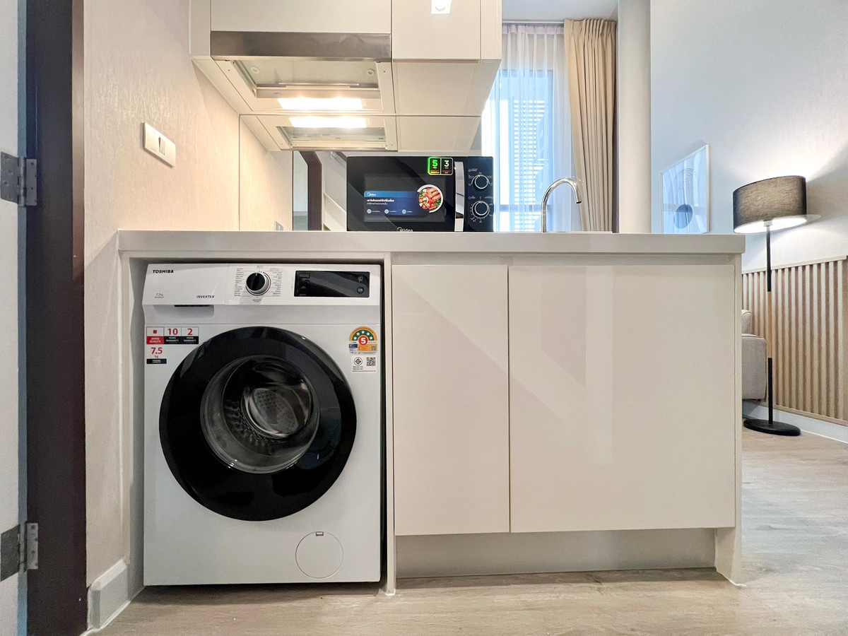 For RentCondoOnnut, Udomsuk : Condo for rent The Sky Sukhumvit Duplex room, beautiful, right on the cover, near Udomsuk BTS.