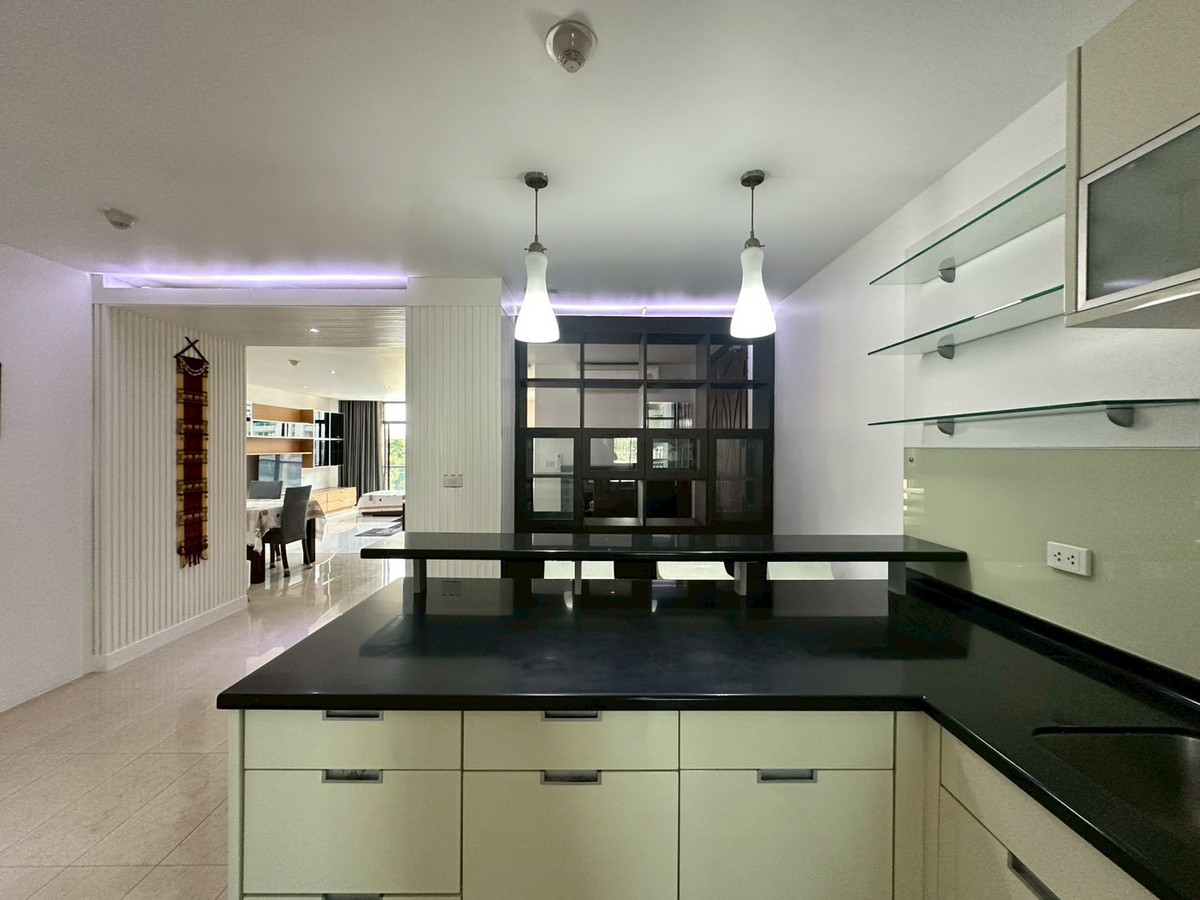 For RentCondoOnnut, Udomsuk : Condo for rent, Baan Ananda, Sukhumvit-Ekkamai area, 2 bedrooms, 152 sq m, near BTS Ekkamai-Thonglor.