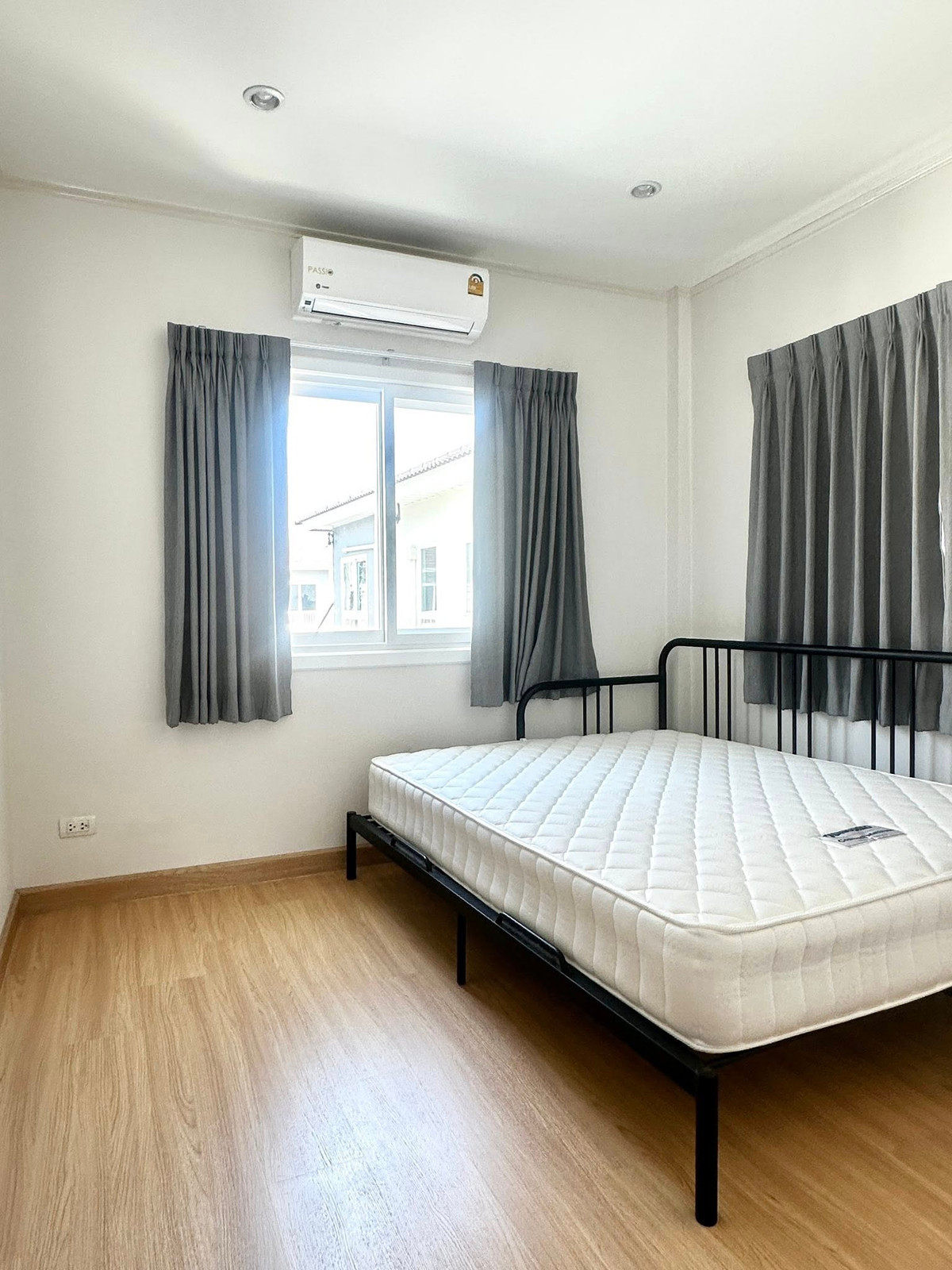 For SaleHouseLadkrabang, Suwannaphum Airport : 38.8 sq m, 3 bedrooms, 2 bathrooms, 2-story semi-detached house, Supalai Pride Bangna, Lat Krabang.