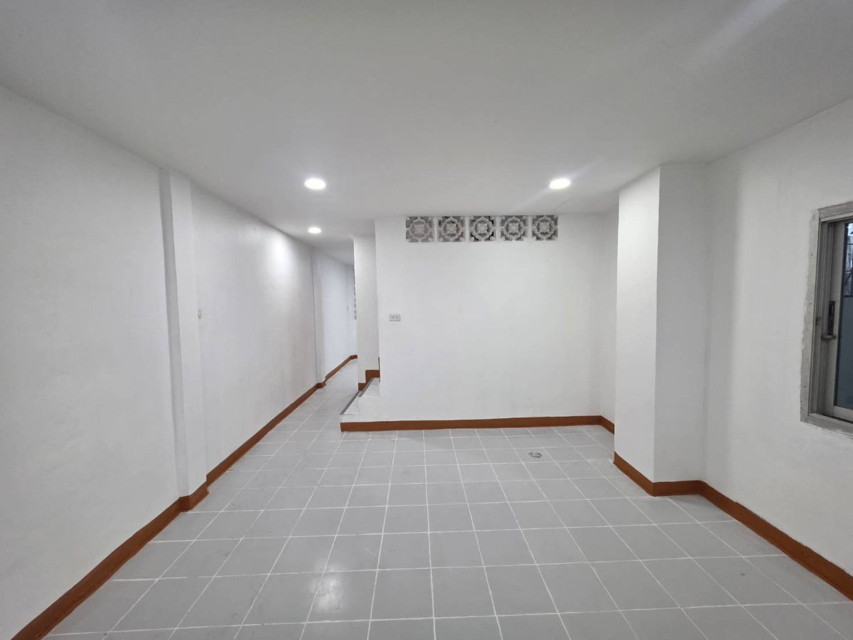 ให้เช่าทาวน์โฮมวิภาวดี ดอนเมือง หลักสี่ : ให้เช่าทาวน์เฮ้าส์ ใกล้ สนามบินดอนเมือง เพียง 3 นาที