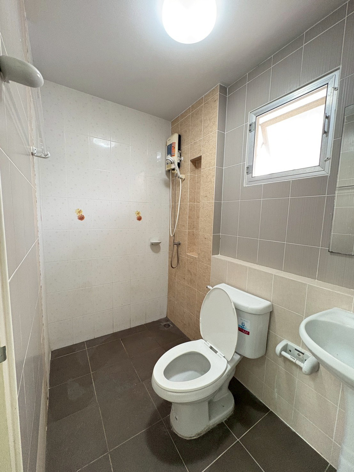 For SaleSriracha Laem Chabang Ban Bueng : Life @ Banglamung / 3 bedrooms (for sale), Life @ Banglamung / 3 Bedrooms (FOR SALE) BEWN098