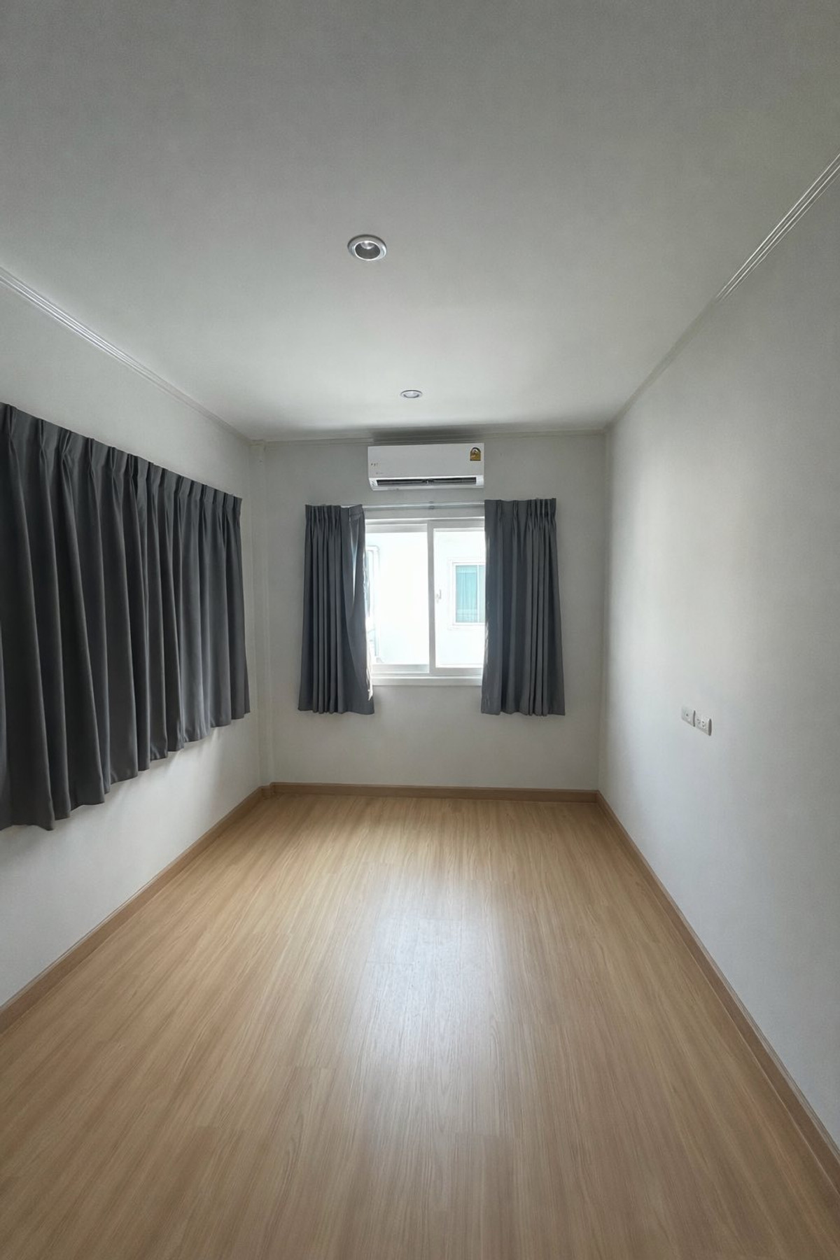 For SaleHouseLadkrabang, Suwannaphum Airport : 38.8 sq m, 3 bedrooms, 2 bathrooms, 2-story semi-detached house, Supalai Pride Bangna, Lat Krabang.