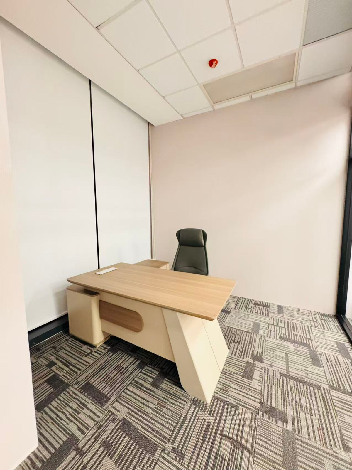 For RentOfficeWitthayu, Chidlom, Langsuan, Ploenchit : For RENT Serviced Office OK Space @PIER 111 55sqm Ready to Move Near BTS Chit Lom Central World Pratunam Siam Paragon