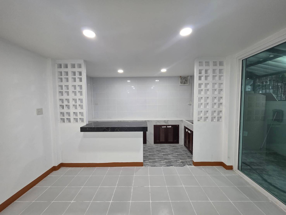 ให้เช่าทาวน์โฮมวิภาวดี ดอนเมือง หลักสี่ : ให้เช่าทาวน์เฮ้าส์ ใกล้ สนามบินดอนเมือง เพียง 3 นาที