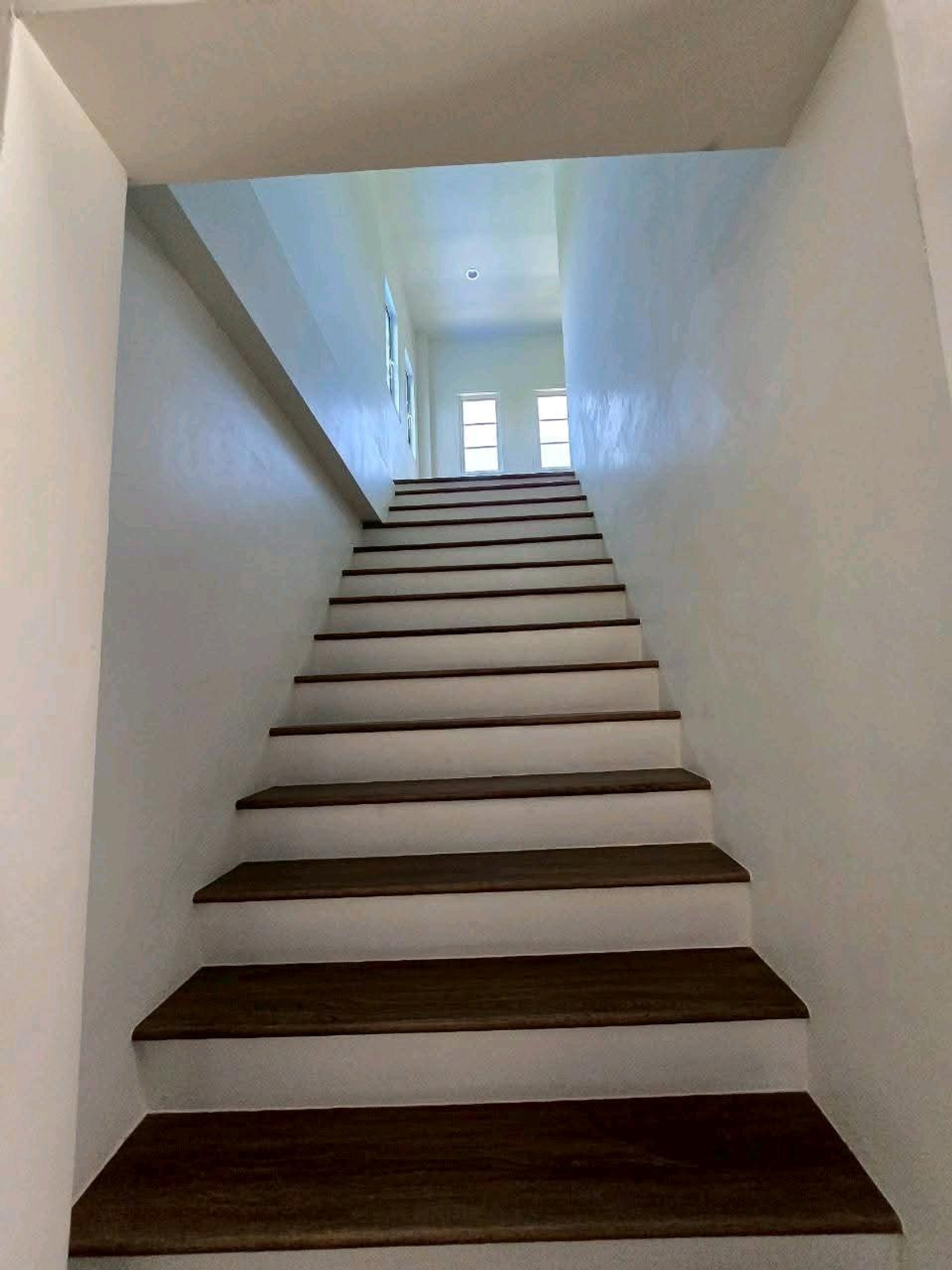 For RentWarehousePhutthamonthon, Salaya : 🏭Warehouse for rent with 2-story office + residence | Line 2 Bangkok | 405 sq m | 3-phase power | Electric door