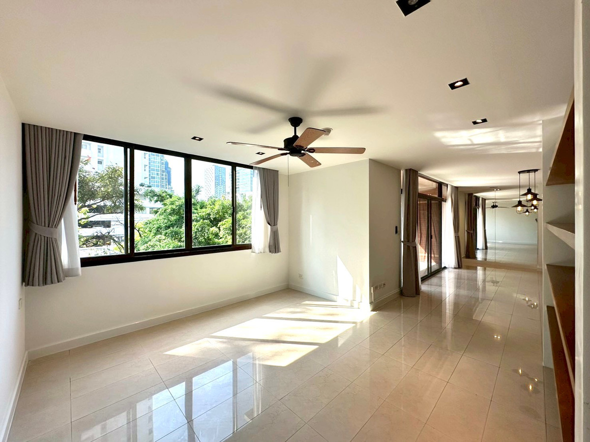 For RentCondoOnnut, Udomsuk : Condo for rent, Baan Ananda, Ekkamai area, near BTS Ekkamai, near Major Cineplex Ekkamai.