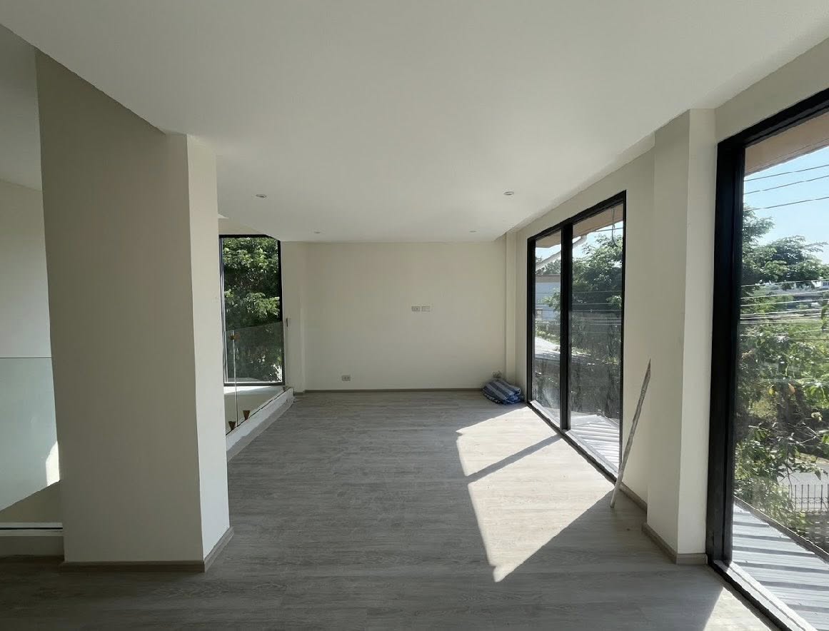 ขายบ้านอ่อนนุช อุดมสุข : 🔥ขายด่วน+🔥บ้านเดี่ยว 2 ชั้น หมู่บ้านเกษมสำราญ ใกล้สถานีรถไฟฟ้า BTS ทองหล่อ