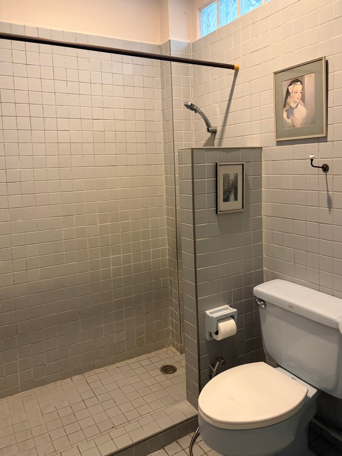 For RentTownhomeSukhumvit, Asoke, Thonglor : For rent, 4-story townhome, Thonglor Soi 7, usable area approximately 400 sq m. • Land 36 square wah • 6 bedrooms / office room • 4 bathrooms