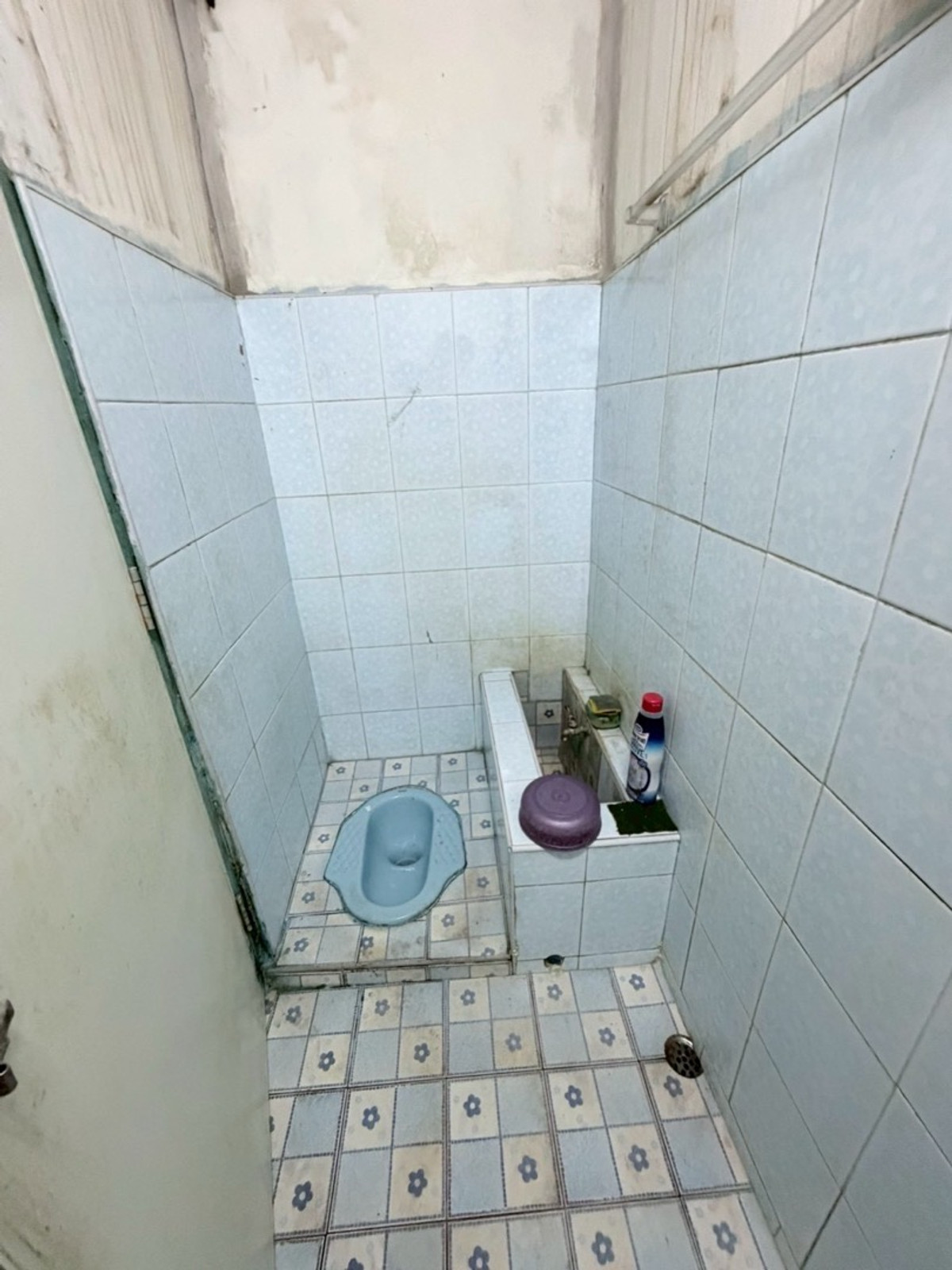 For SaleShop HouseRathburana, Suksawat : 🏢 2-Storey Commercial Building for Sale – Opposite Pracha Uthit 90 Market (Soi NP)