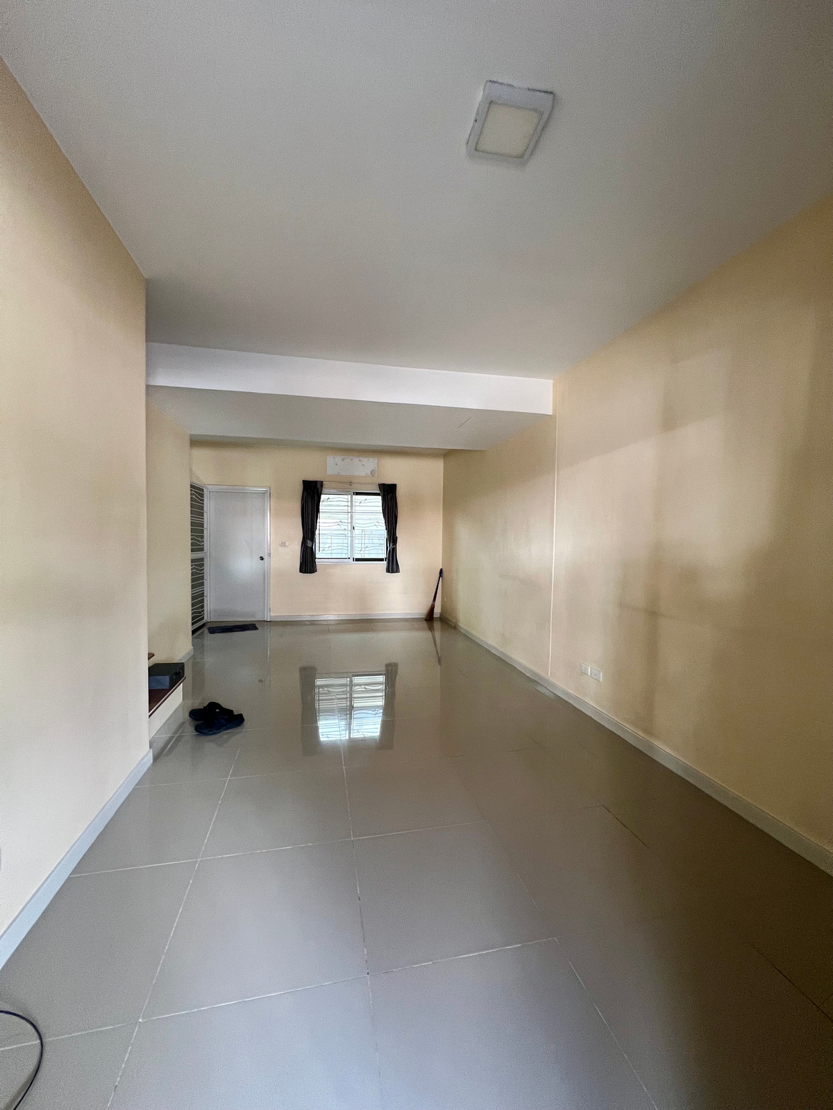 For SaleTownhomePattanakan, Srinakarin : For Sale: 2-Storey Townhome at Pruksa Ville 73 Pattanakarn 38 | Balinese-Modern Design | Near Airport Rail Link Huamak & BTS On Nut