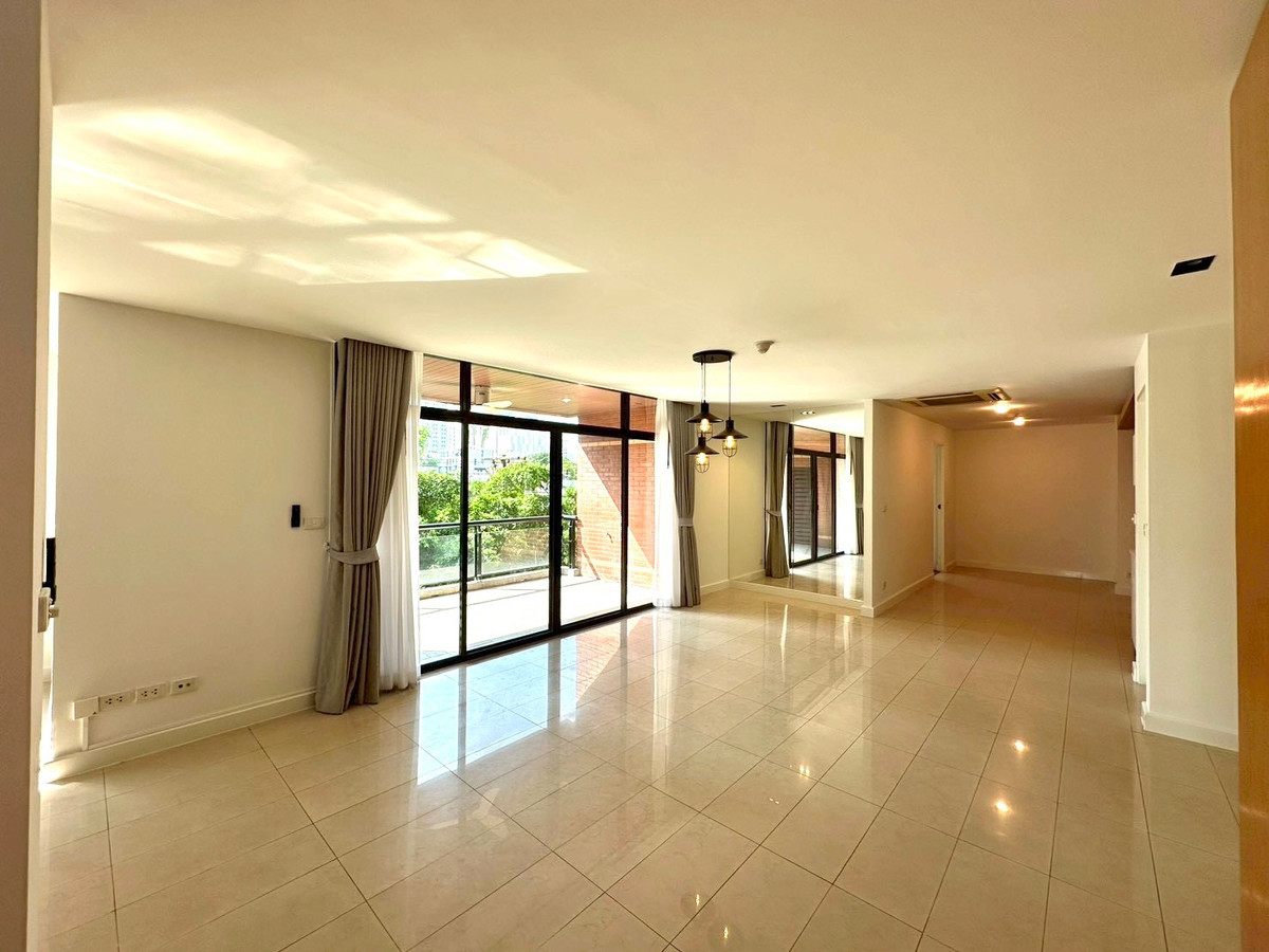 For RentCondoOnnut, Udomsuk : Condo for rent, Baan Ananda, Ekkamai area, near BTS Ekkamai, near Major Cineplex Ekkamai.