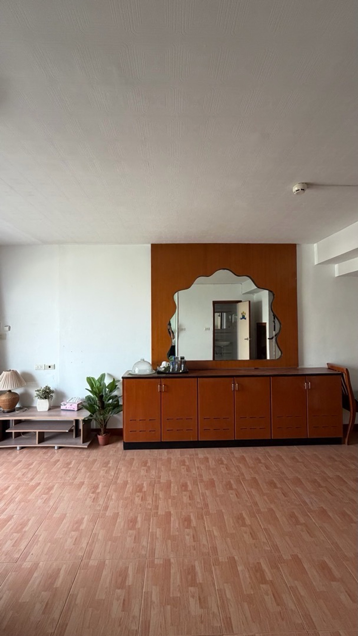 ขายคอนโดพระราม 3 สาธุประดิษฐ์ : SV City พระราม 3 อาคาร 7 ชั้น 26–27 ห้องสูง โปร่ง โล่ง ลมดี หันทิศตะวันออก รับแดดเช้าอ่อน ๆ ไม่ร้อนบ่าย พื้นที่ใช้สอย 179.64 ตร.ม.