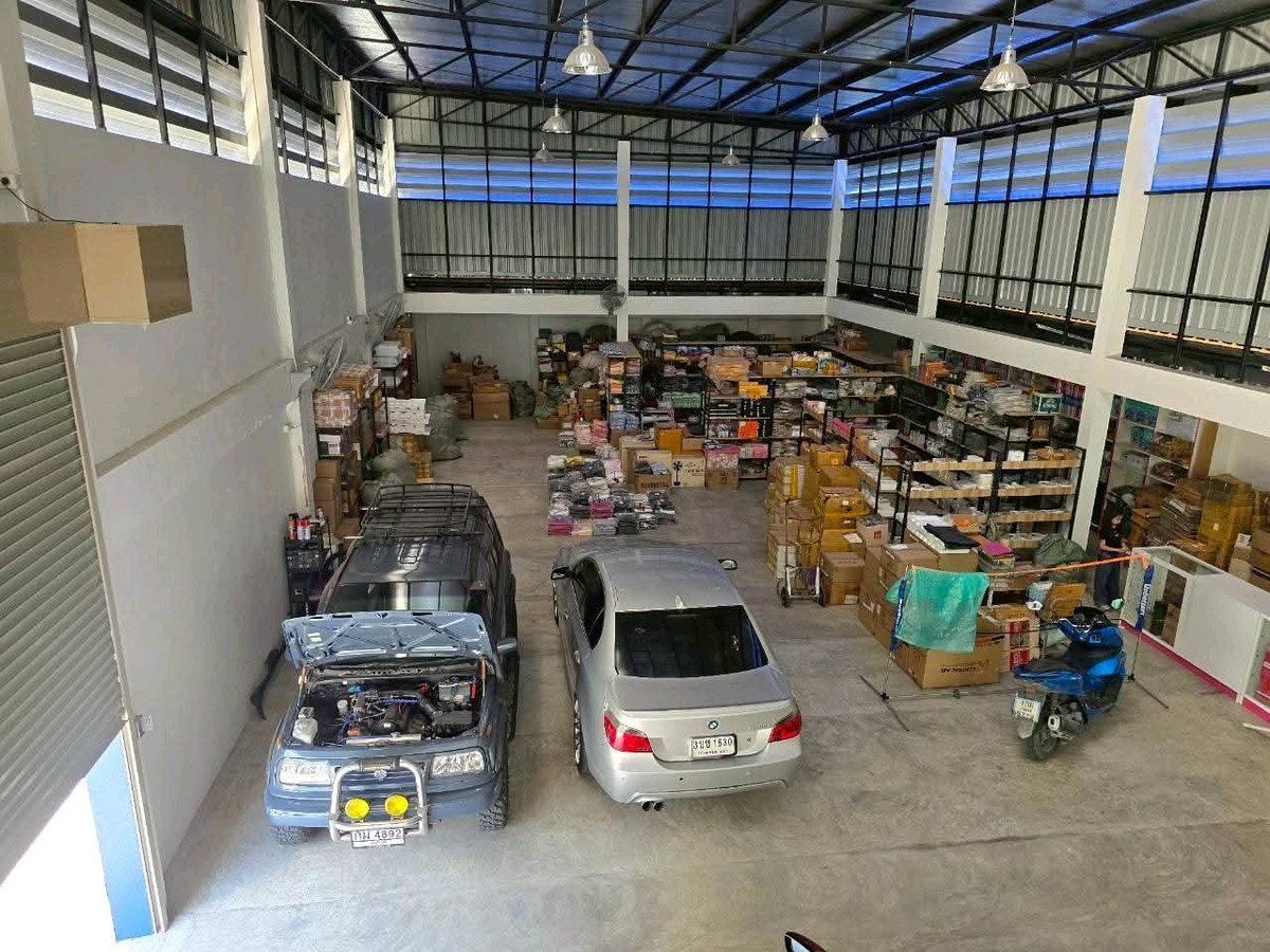 For RentWarehousePhutthamonthon, Salaya : 🏭Warehouse for rent with 2-story office + residence | Line 2 Bangkok | 405 sq m | 3-phase power | Electric door