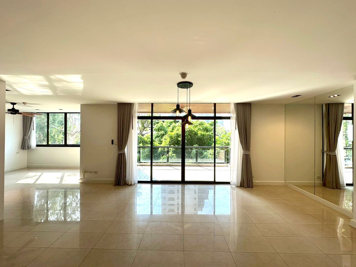 For RentCondoOnnut, Udomsuk : Condo for rent, Baan Ananda, Ekkamai area, near BTS Ekkamai, near Major Cineplex Ekkamai.