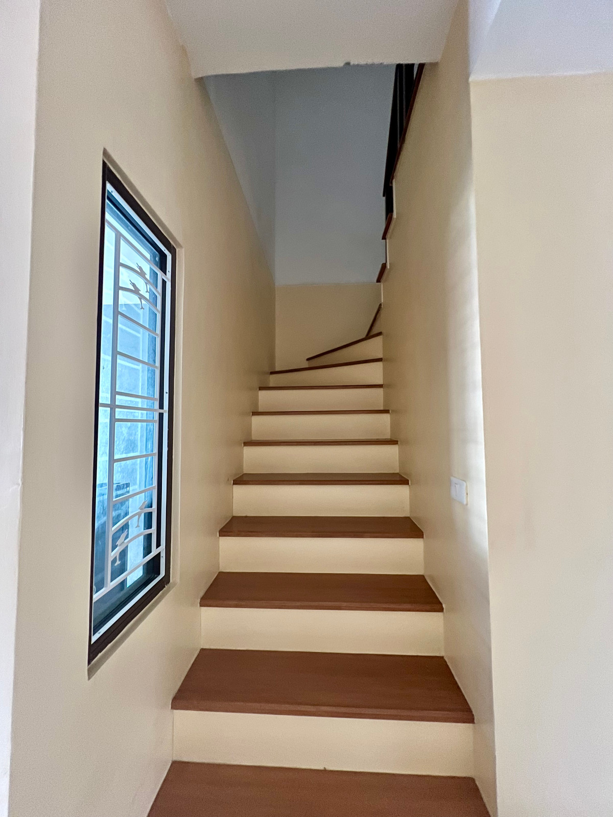 For SaleTownhomePattanakan, Srinakarin : For Sale: 2-Storey Townhome at Pruksa Ville 73 Pattanakarn 38 | Balinese-Modern Design | Near Airport Rail Link Huamak & BTS On Nut